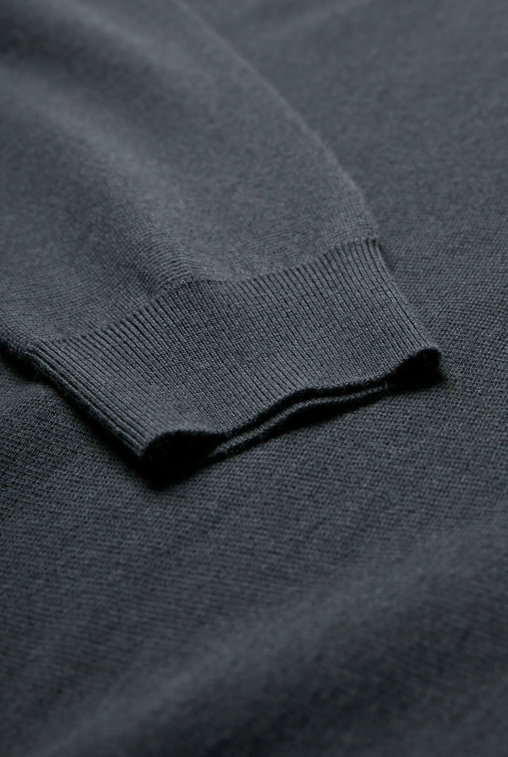 Dose Merino Sweater Charcoal